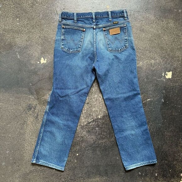 Wrangler Men’s Blue Heavy Thrashed Jeans Size 32x27.5 100% Cotton Workwear Style - Picture 1 of 16